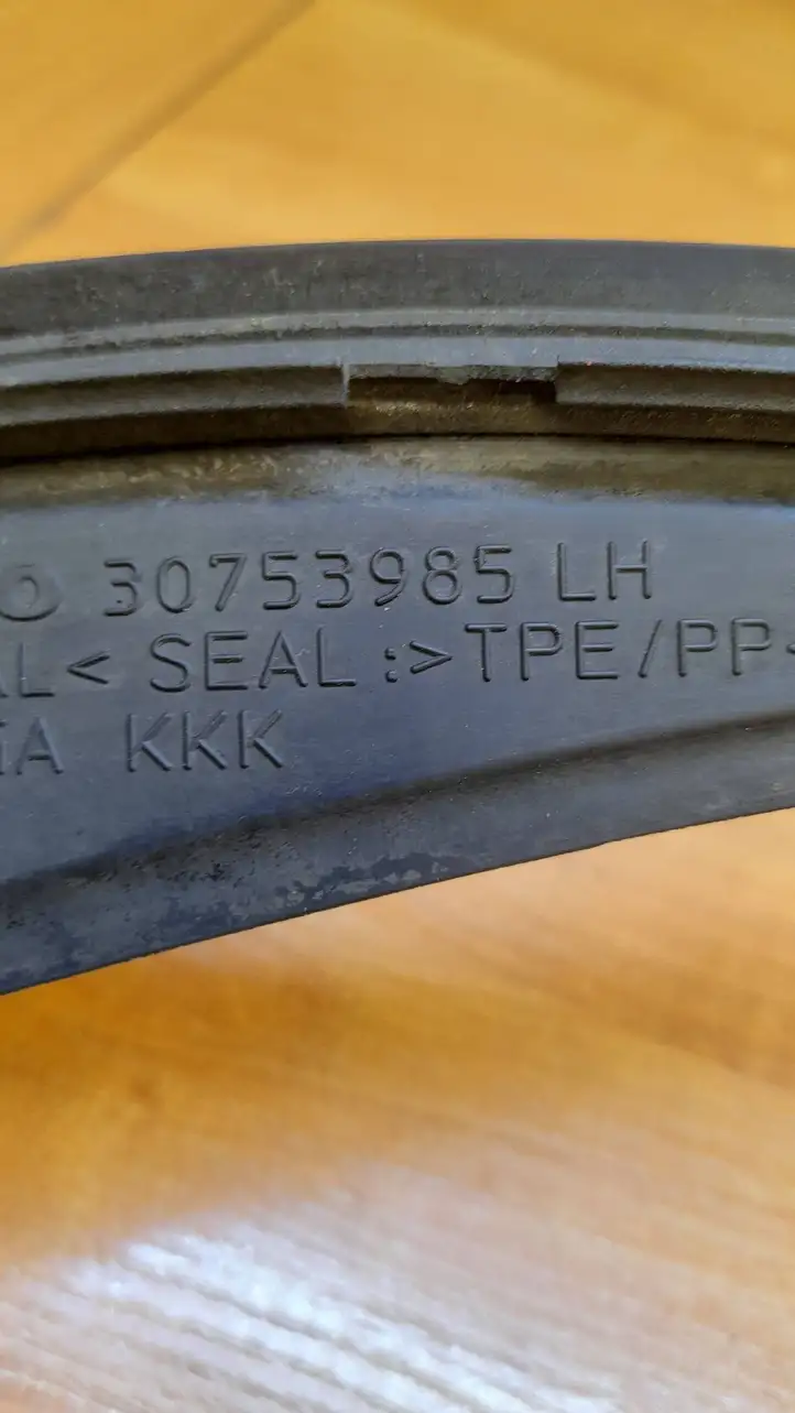 Volvo S60 (2010 - 2013) 30753985 Накладка стоек лобового стекла — фото 2