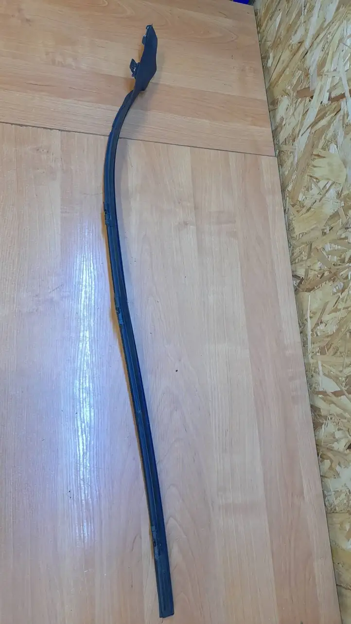 Volvo S60 (2010 - 2013) 30753986 Накладка стоек лобового стекла — фото 3