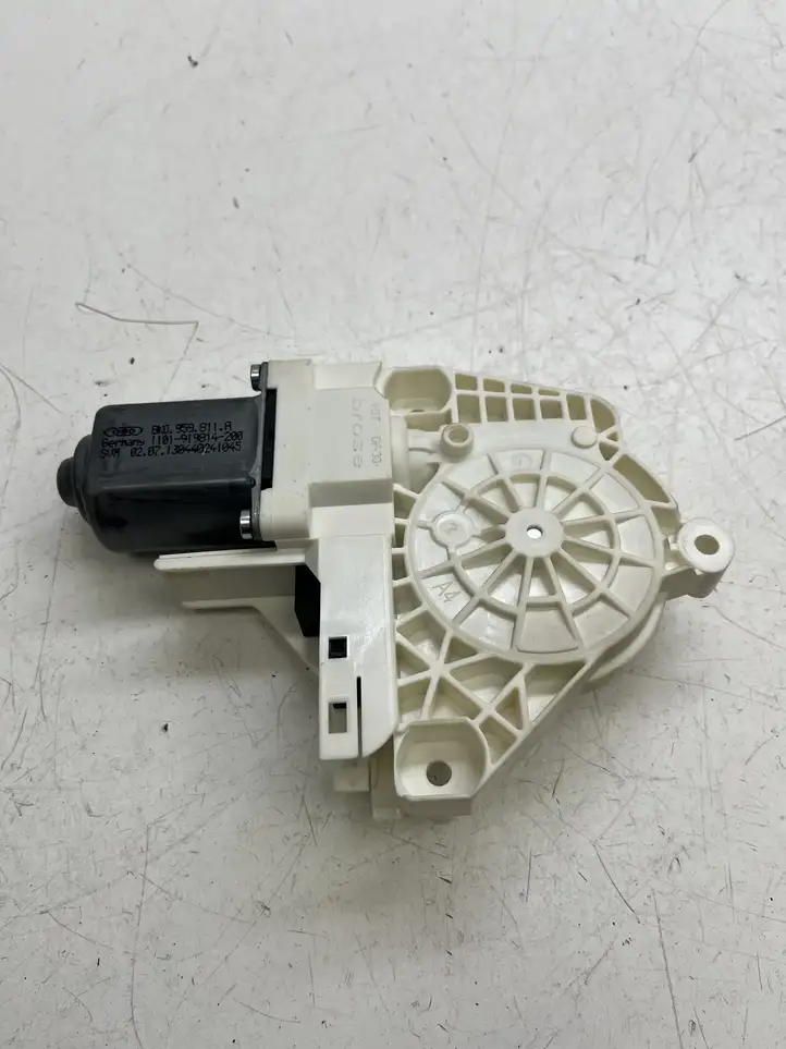 Audi A4 S4 B8 8K (2011 - 2015) 8K0959811A Стеклоподъемник задней двери — фото 3