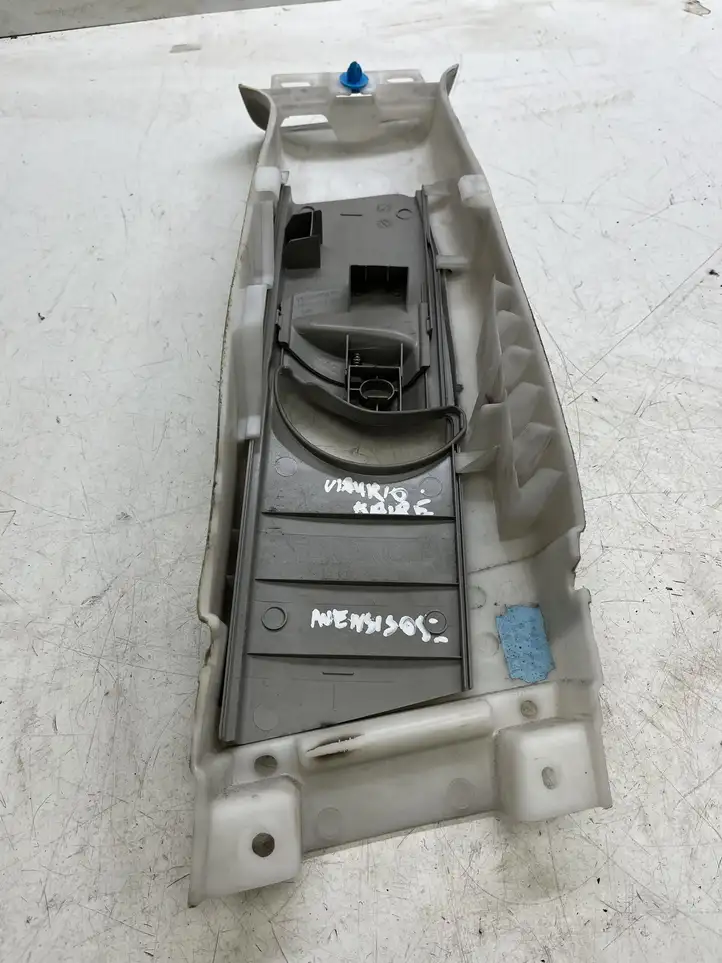 Toyota Avensis T250 (2003 - 2006) 7325605010 Верхняя обшивка стойки B — фото 3