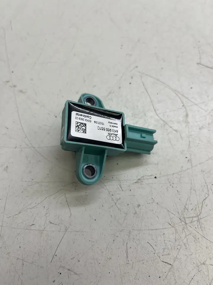 Audi A4 S4 B8 8K (2011 - 2015) 8K0955557C Датчик удара SRS — фото 4