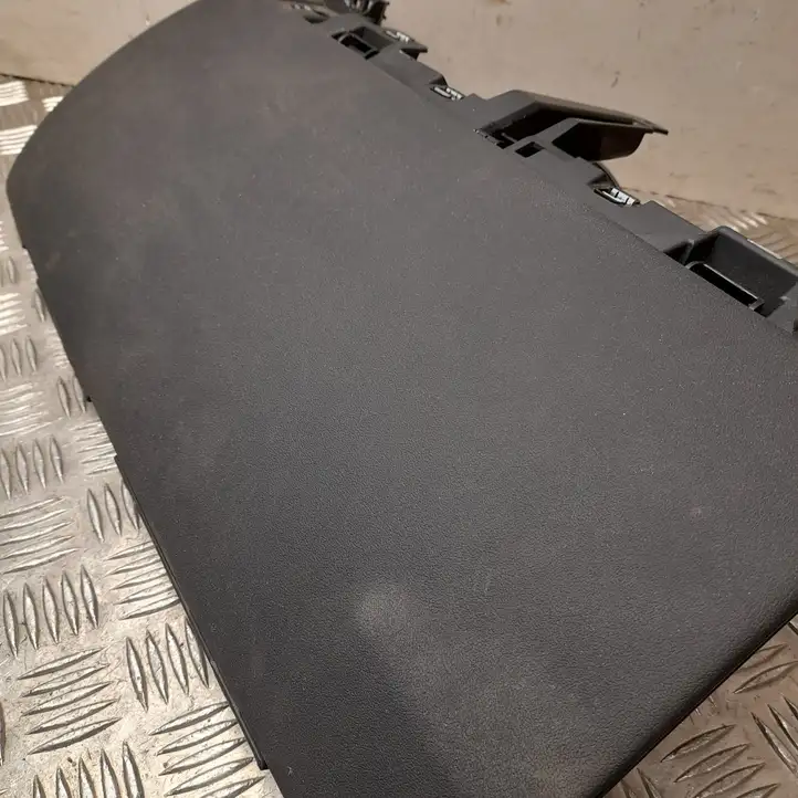 Tesla Model Y (2019 - 2024) 168422700C Бардачок в сборе — фото 2