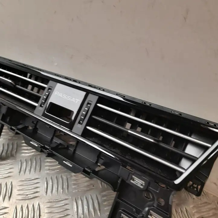Volkswagen PASSAT B8 (2015 - ) 3G2858415L Центральный воздушный дефлектор — фото 2