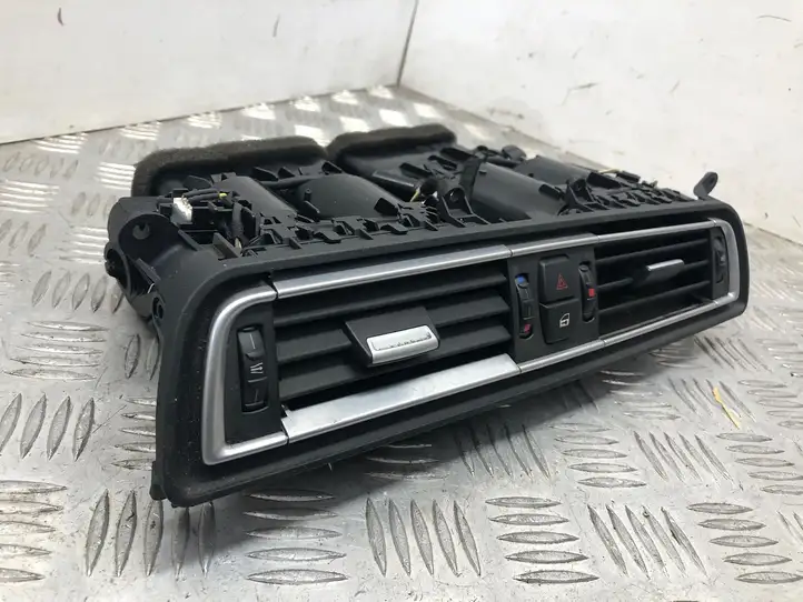 BMW 7 F01 (2008 - 2016) 9115859 Центральный воздушный дефлектор — фото 1