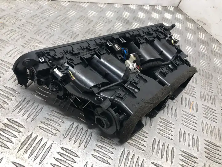 BMW 7 F01 (2008 - 2016) 9115859 Центральный воздушный дефлектор — фото 4