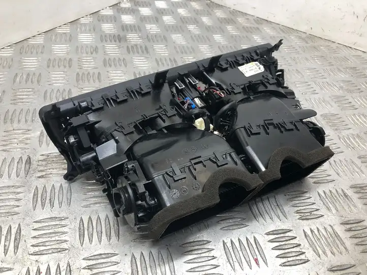 BMW 7 F01 (2008 - 2016) 9115859 Центральный воздушный дефлектор — фото 5