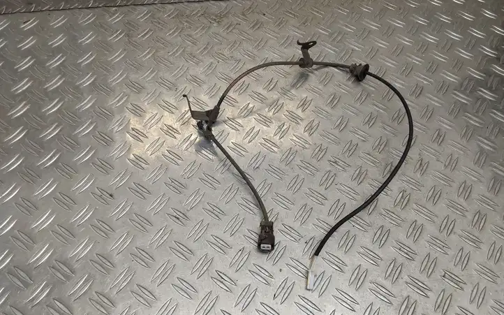 Toyota Yaris (2014 - 2019) Проводка заднего датчика ABS — фото 3