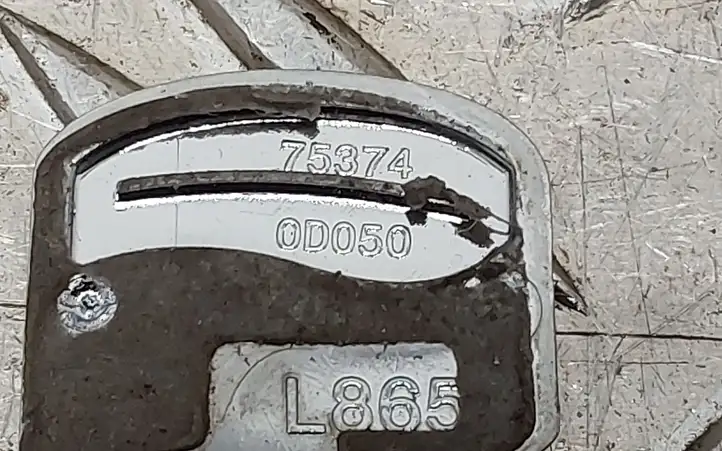 Toyota Yaris (2014 - 2019) 753740D050 Эмблема модели — фото 4