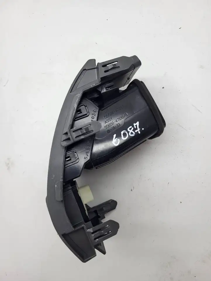 Toyota Prius+ (ZVW40) (2011 - 2018) 5568647060 Боковой воздушный дефлектор — фото 2