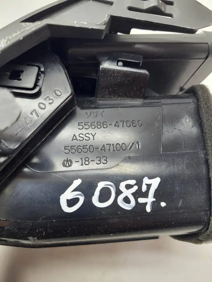 Toyota Prius+ (ZVW40) (2011 - 2018) 5568647060 Боковой воздушный дефлектор — фото 5