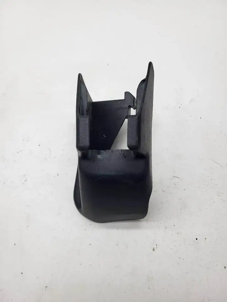 Toyota Prius+ (ZVW40) (2011 - 2018) 7215847030 Обшивка сидений — фото 1