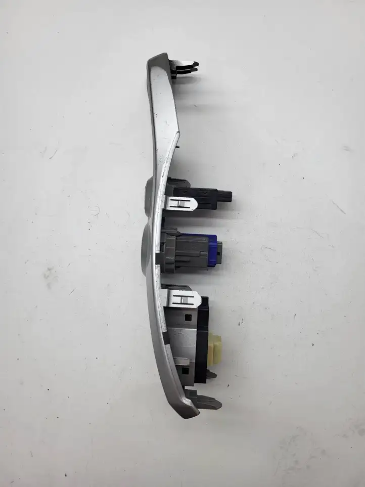 Toyota Prius+ (ZVW40) (2011 - 2018) 5544647070 Блок кнопок на панели — фото 3
