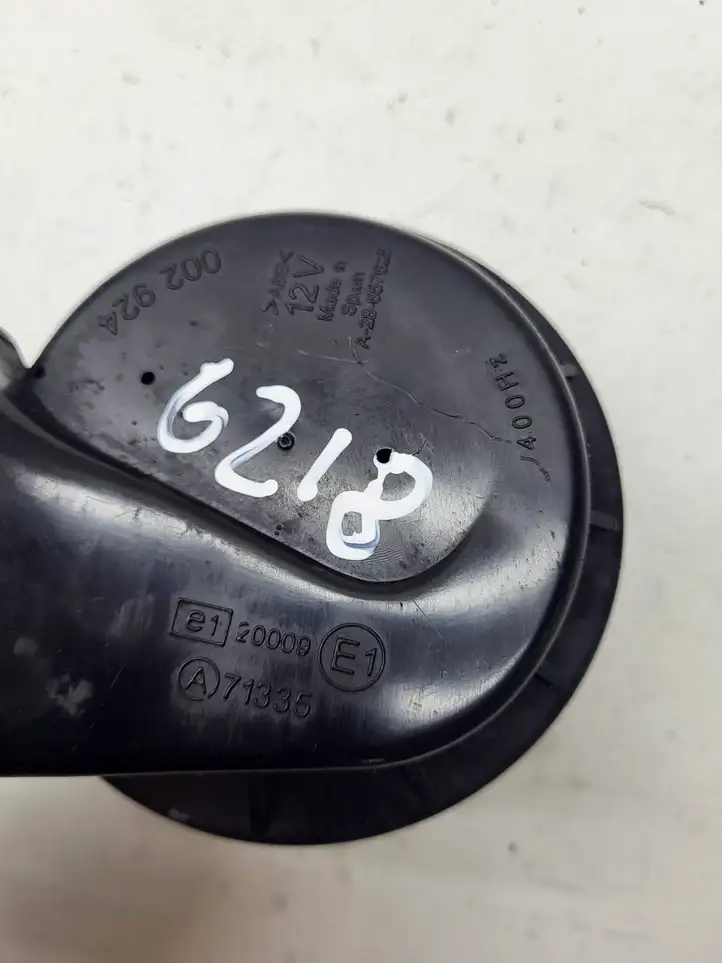 Volkswagen PASSAT B5.5 (2001 - 2005) A28657625 Звуковой сигнал — фото 2
