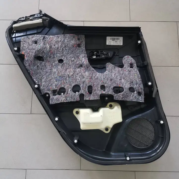 Toyota C-HR I (2016 - 2022) 67633X1B00 Обшивка задней двери — фото 2