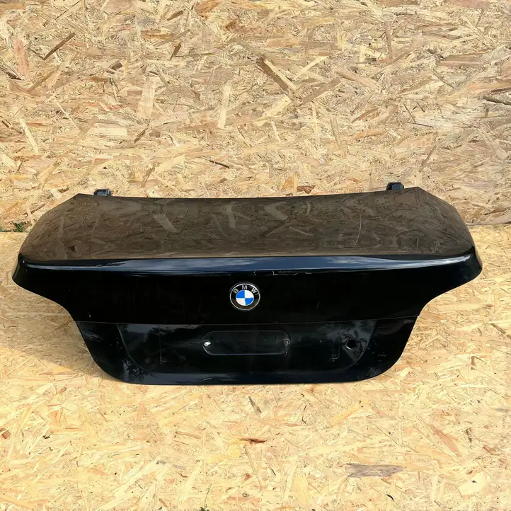 BMW 5 E60 E61 (2004 - 2010) Крышка багажника — фото 1