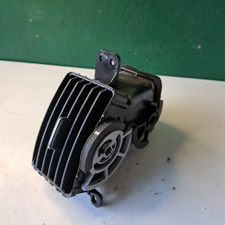 Toyota Corolla Verso AR10 (2004 - 2009) 6556424010 Боковой воздушный дефлектор — фото 1