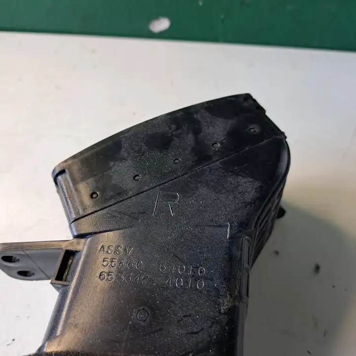 Toyota Corolla Verso AR10 (2004 - 2009) 6556424010 Боковой воздушный дефлектор — фото 2