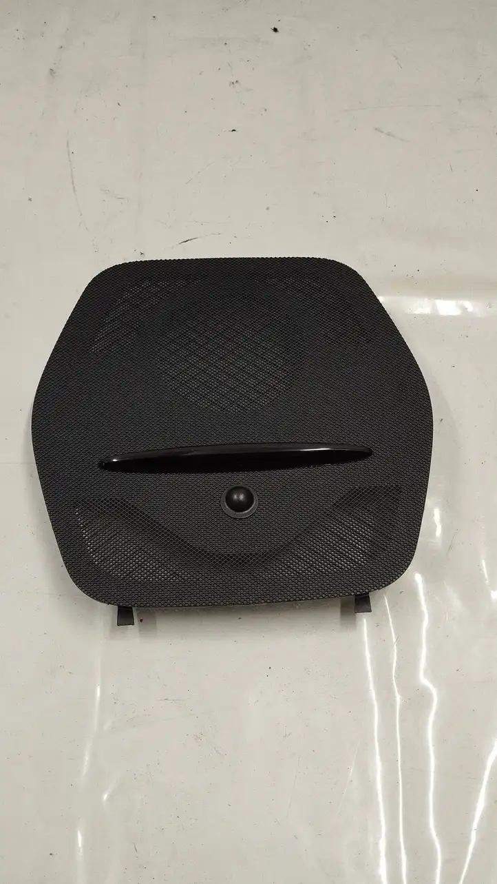 Mercedes-Benz GLE W166/C292 (2015 - 2019)  A1666801318 Отделка центрального динамика