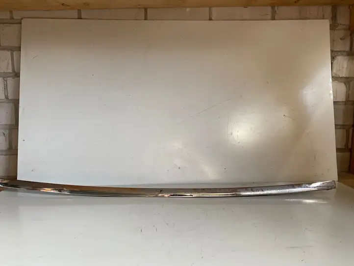 Tesla Model X (2015 - 2021) 103224900H Накладка стекла задней двери — фото 1