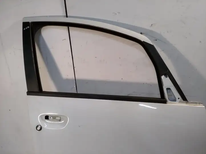 Mitsubishi Colt (2008 - 2012) Дверь — фото 2