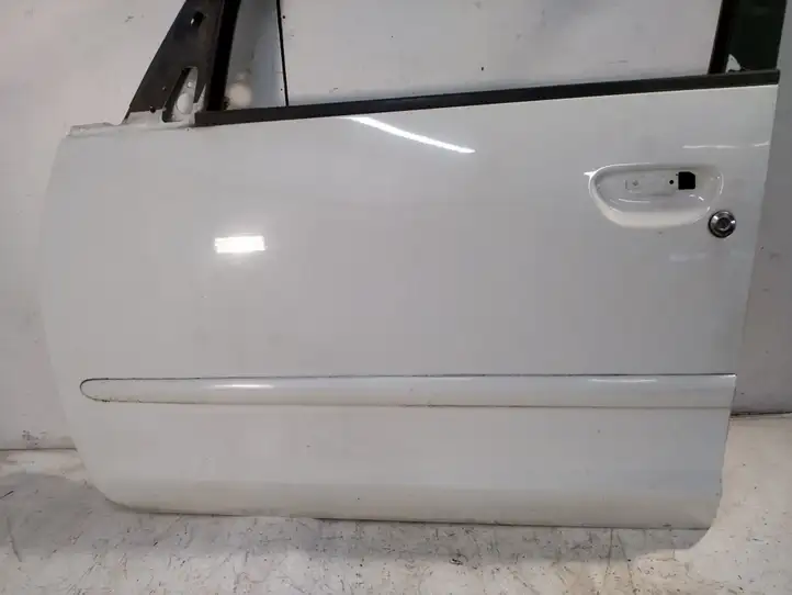 Mitsubishi Colt (2008 - 2012) Дверь — фото 3