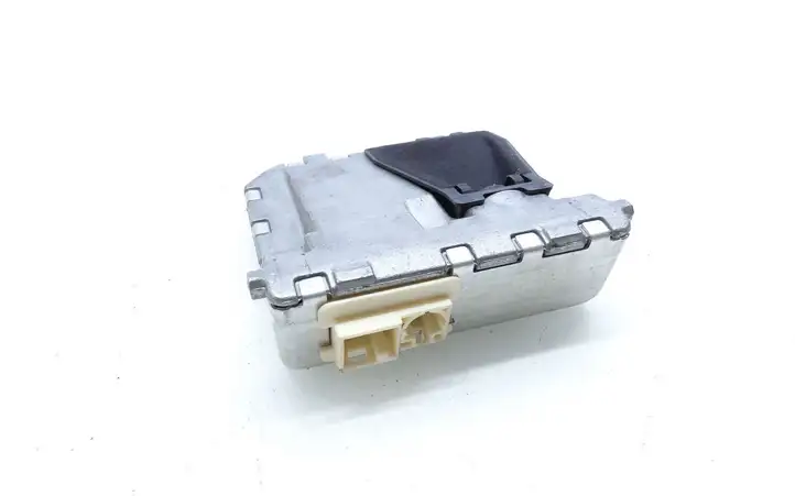 Mercedes-Benz C W204 (2007 - 2014) A0009050338 Камера в лобовом стекле — фото 3
