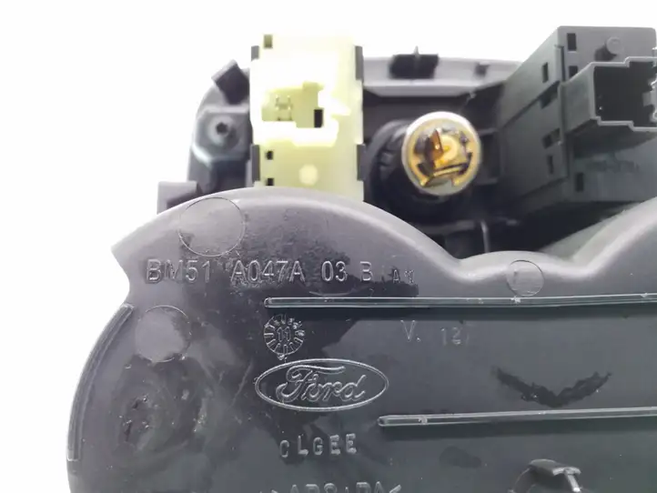 Ford Focus (2011 - 2015) BM51A047A03B Включатель обогрева — фото 3