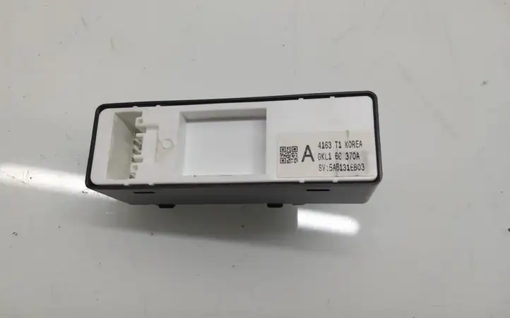 Mazda 6 (2012 - 2015) GKL166370A Кнопка стеклоподъемников — фото 3