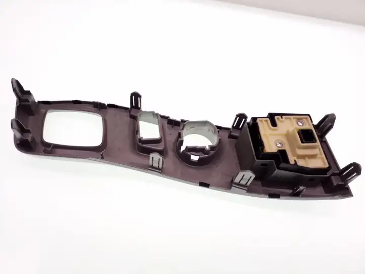 Toyota Prius+ (ZVW40) (2011 - 2018) 5544647110 Включатель аварийных фонарей — фото 3