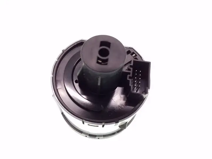 Skoda Octavia Mk3 (5E) (2013 - 2019) 5E0941431D Включатель фонарей — фото 3