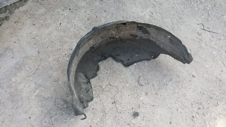 Toyota Corolla Verso AR10 (2004 - 2009)   Задний подкрылок