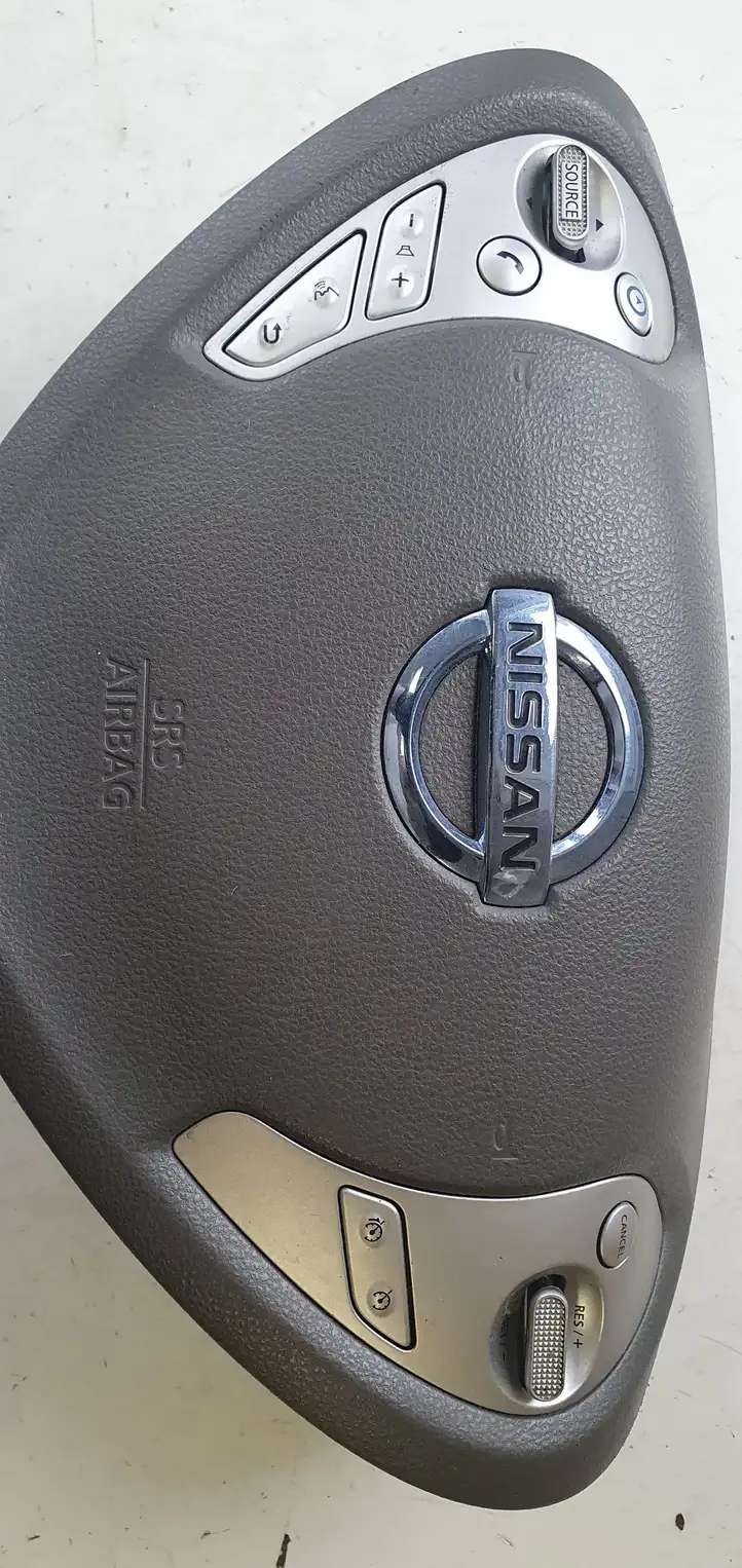 Nissan Leaf I (ZE0) (2010 - 2017) Подушка безопасности руля — фото 7