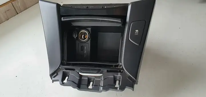 Hyundai i40 (2011 - ) Ящик центральной консоли — фото 3