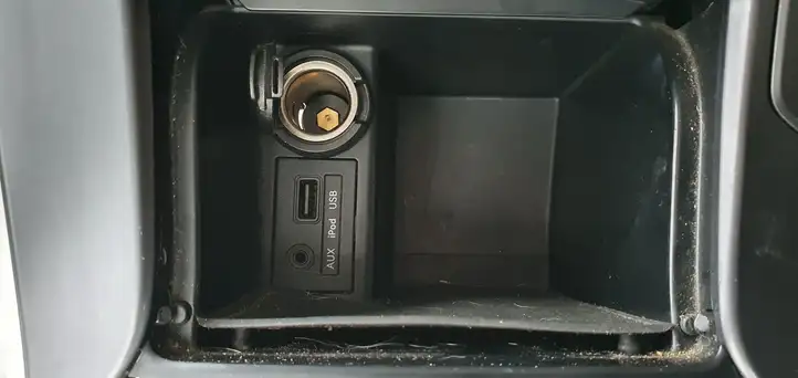 Hyundai i40 (2011 - ) Ящик центральной консоли — фото 4
