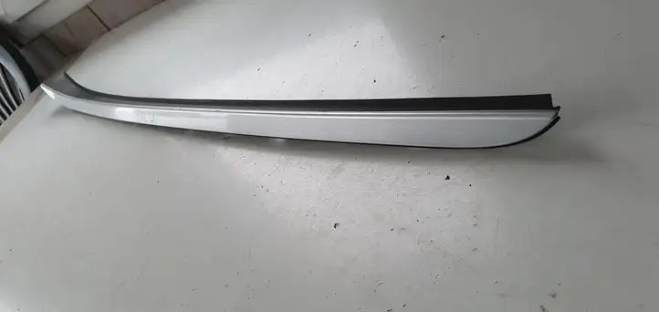 Hyundai i40 (2011 - ) Накладка стоек лобового стекла — фото 1