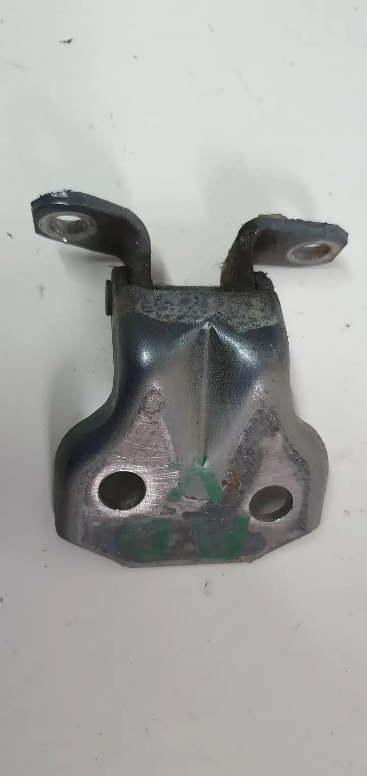 Subaru Forester SH (2008 - 2013)   Верхняя петля передней двери