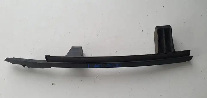 Hyundai i40 (2011 - )   Направдяющая стекла задней двери