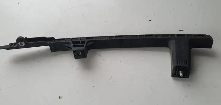 Hyundai i40 (2011 - )   Направдяющая стекла задней двери