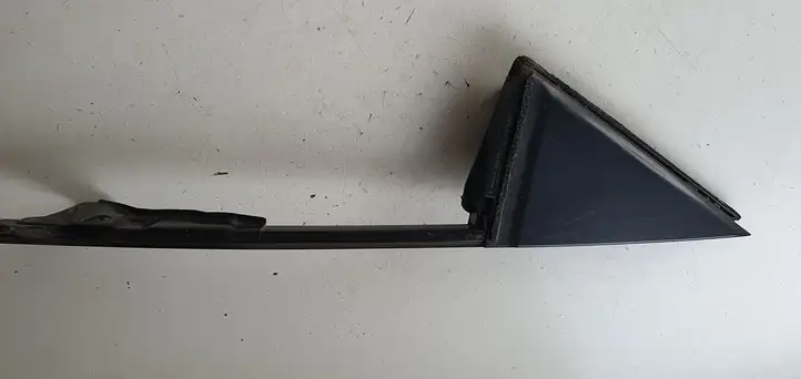 Toyota Prius+ (ZVW40) (2011 - 2018) Накладка стекла задней двери — фото 1