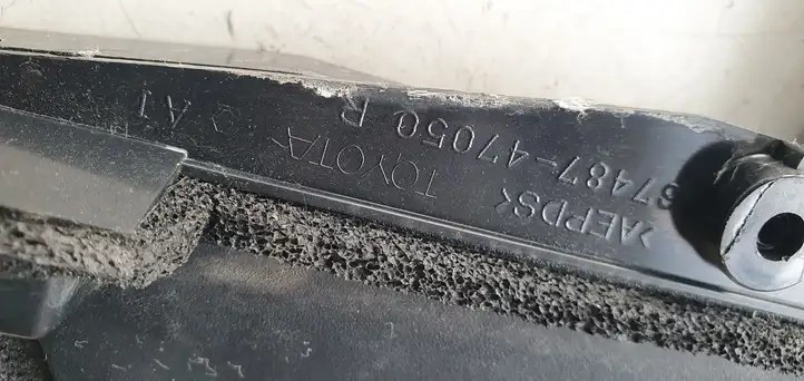Toyota Prius+ (ZVW40) (2011 - 2018) Накладка стекла задней двери — фото 6