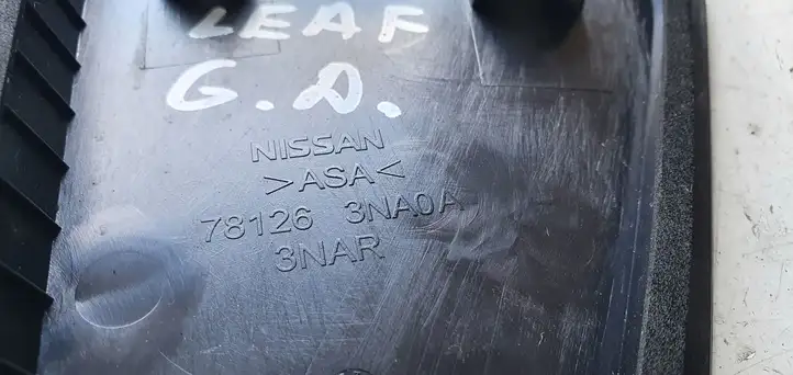 Nissan Leaf I (ZE0) (2010 - 2017) Накладка стекла задней двери — фото 2