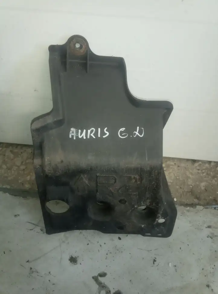 Toyota Auris E180 (2012 - 2018) Защита днища задней части — фото 1