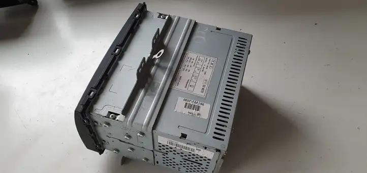 Hyundai i20 (2008 - 2012)   Радио/ проигрыватель CD/DVD / навигация