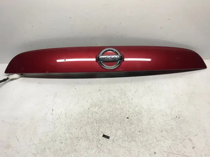 Nissan Juke I F15 (2010 - 2018) 908681KR6A Подсветка номера — фото 2