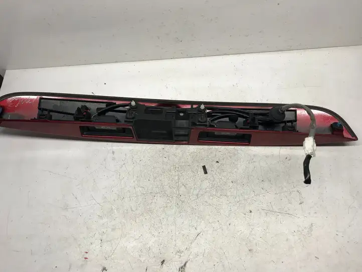 Nissan Juke I F15 (2010 - 2018) 908681KR6A Подсветка номера — фото 3