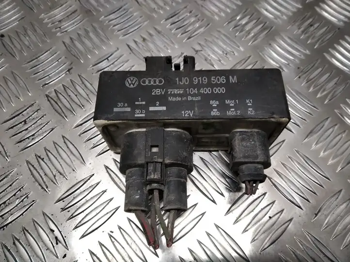 Seat Cordoba (6L) (2002 - 2009) 1J0919506M Реле вентилятора охлаждения — фото 1