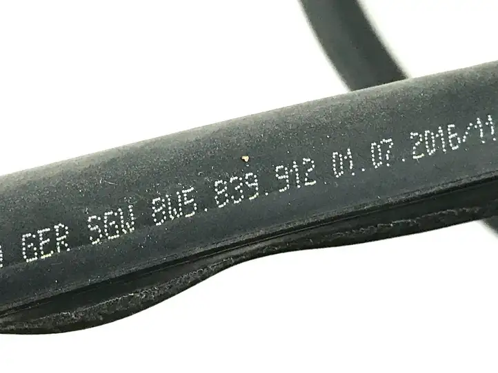 Audi A4 S4 B9 (2015 - 2019) 8W5839912 Уплотнитель задней двери — фото 3