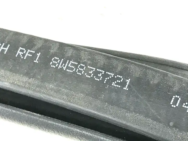 Audi A4 S4 B9 (2015 - 2019) 8W5833721 Уплотнитель кузова — фото 3