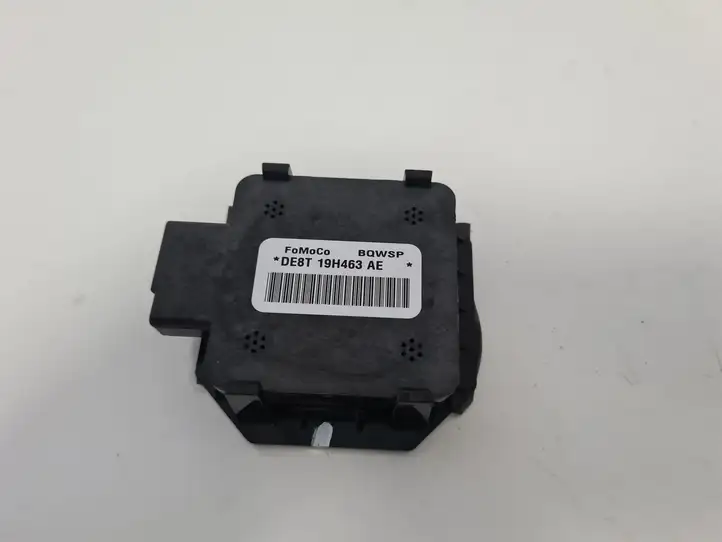 Ford Kuga II (2013 - 2019) DE8T19H463AE GPS антенна — фото 1