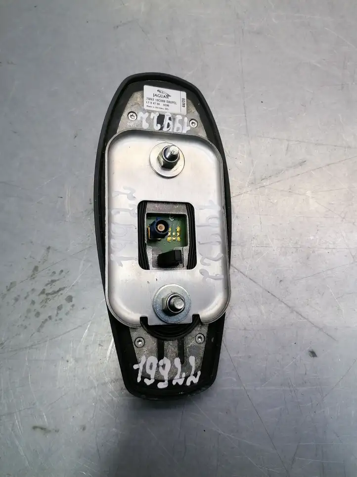 Jaguar XF (2007 - 2015) 7W9319C089 GPS антенна — фото 3